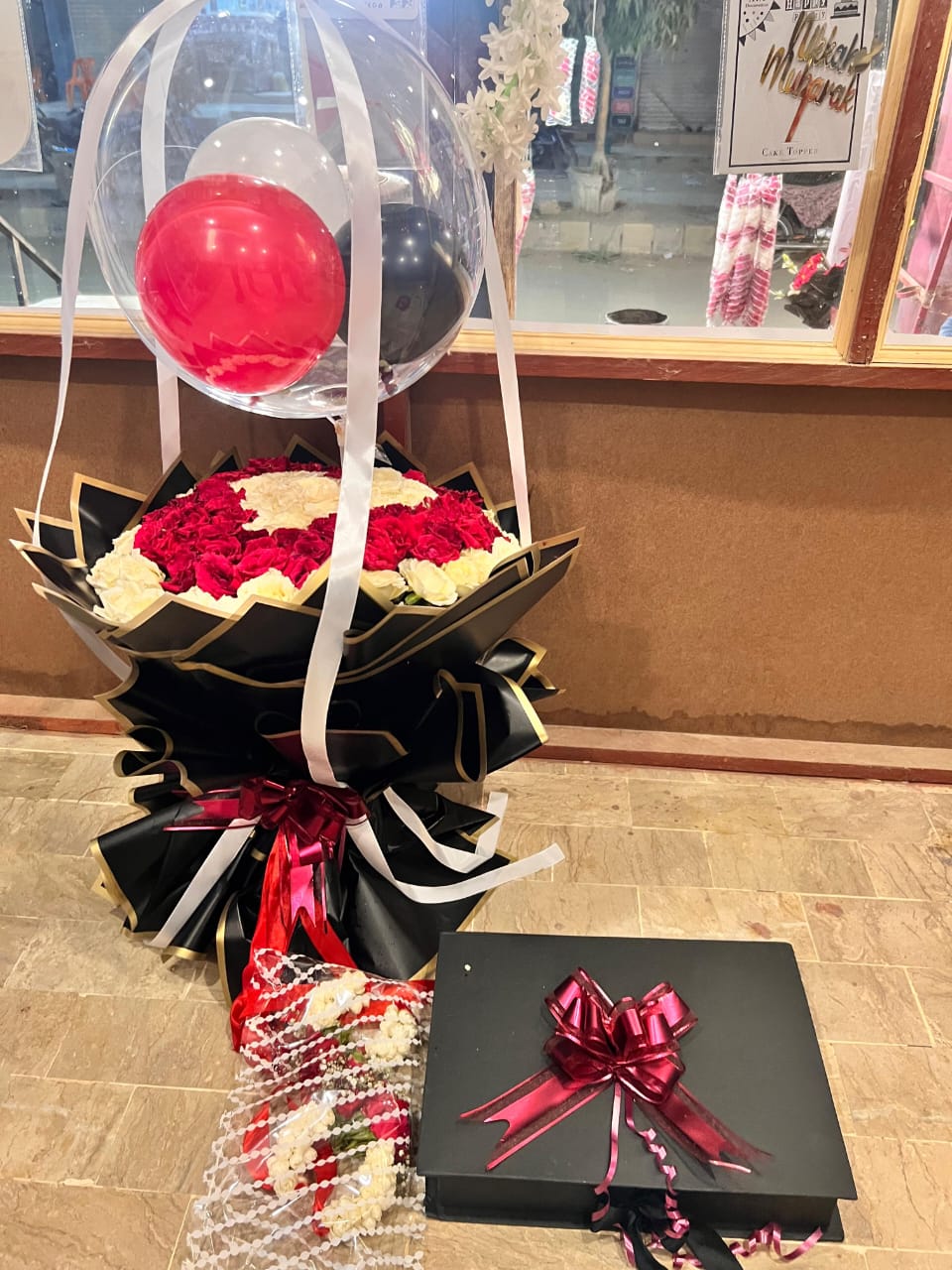 Luxury Red & White Roses Balloon Bouquet with Gift Box