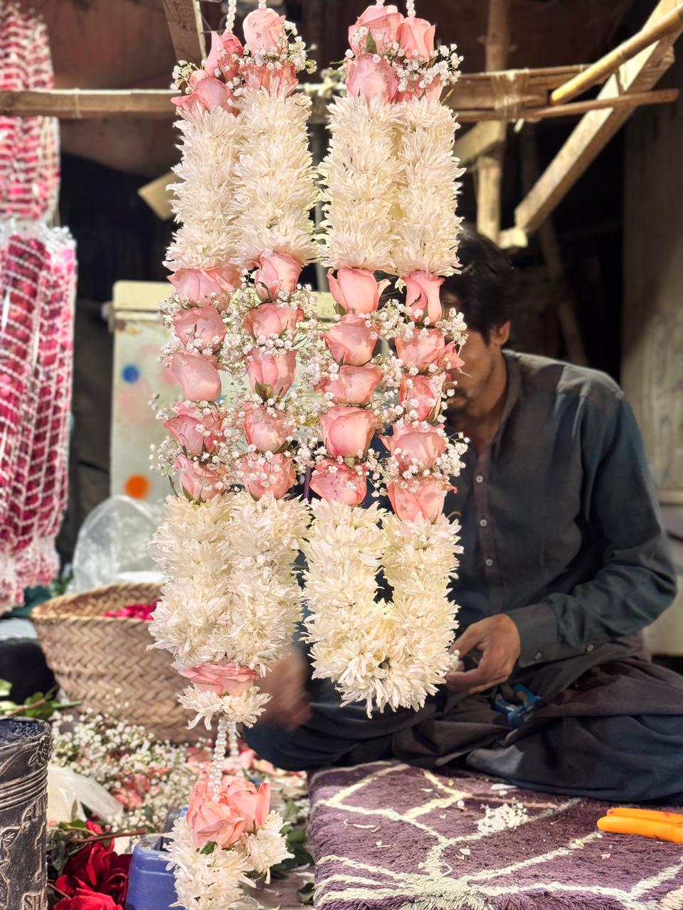 Peach Rose and White Mum Wedding Flower Garland (Jora)