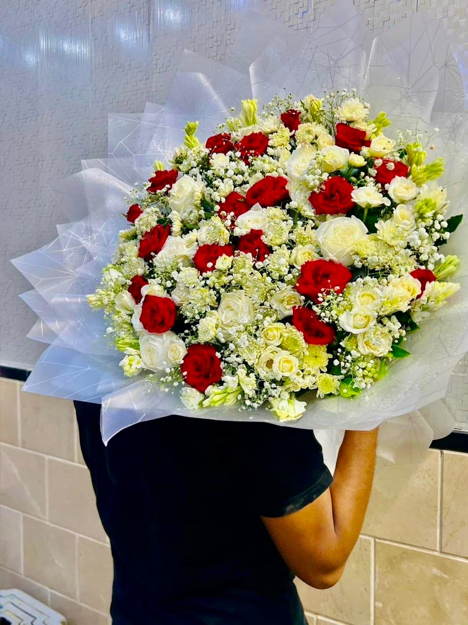 Luxury Red & White Roses Grand Bouquet