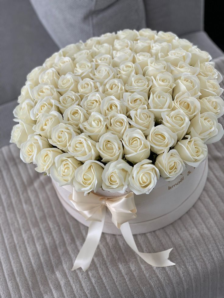 White Roses Luxury Flower Box