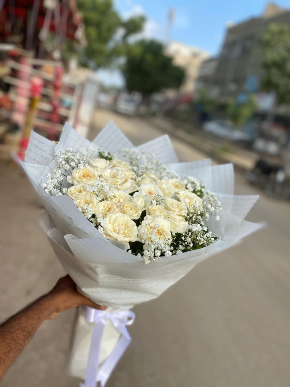Classic White Roses Luxury Bouquet