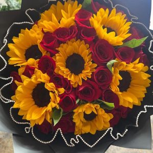 7 Sunflowers & Red Roses Premium Bouquet